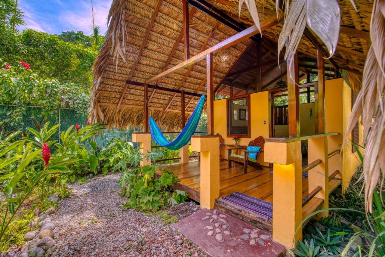 Caribe Town Bungalows Puerto Viejo de Talamanca エクステリア 写真
